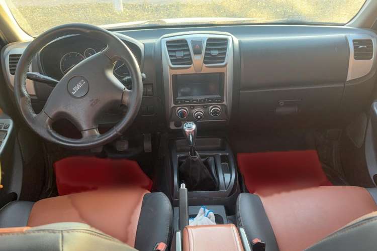 Used JMC Baodian 2016 2.8T New Value-Added Diesel Two-Wheel Drive Standard Cargo Luxury Version JX493ZLQ4G