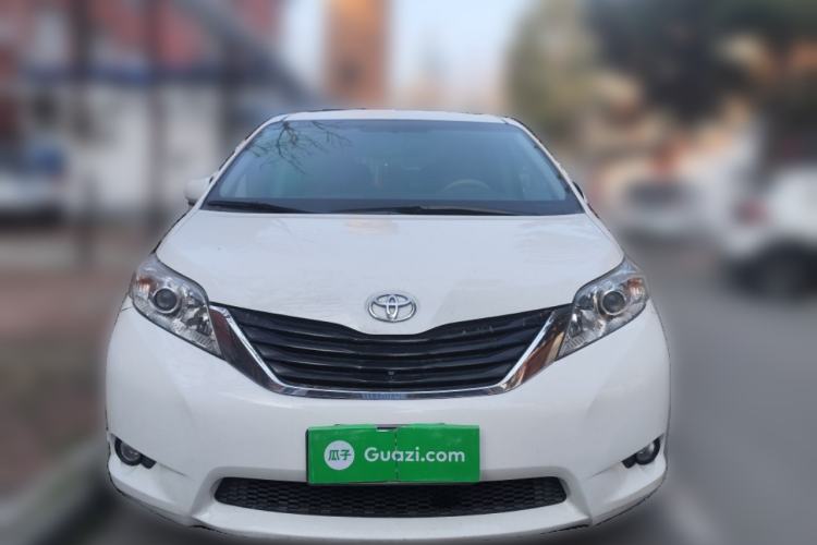 Used Toyota SIENNA 