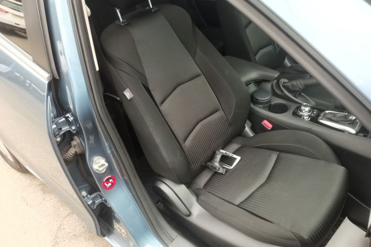 Used Mazda Mazda 3 Axela 2014 Sedan 1.5L Automatic Luxury Model
