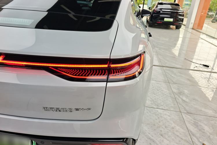Used Geely Galaxy 8 2025 130km EM-P Exploration Edition Right Rear Taillight