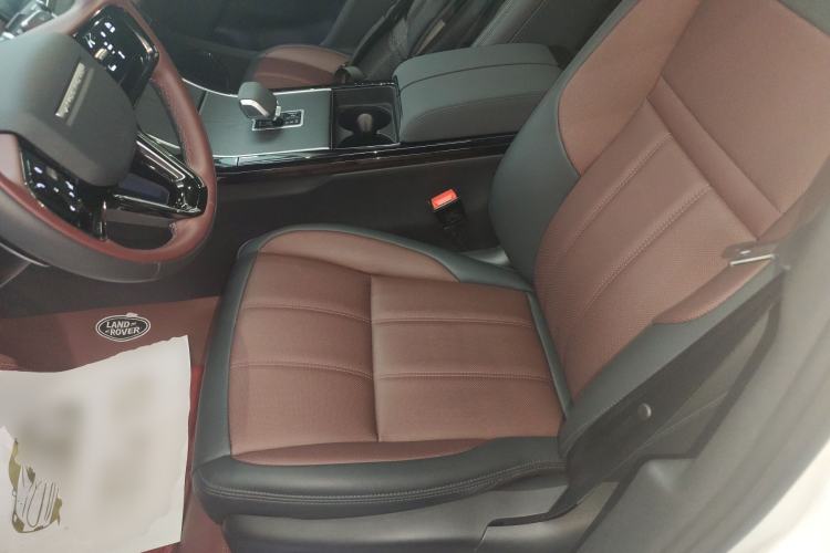 Used Land Rover Range Evoque 2024 Aurora L 249 PS Prestige Light-Chasing Edition
