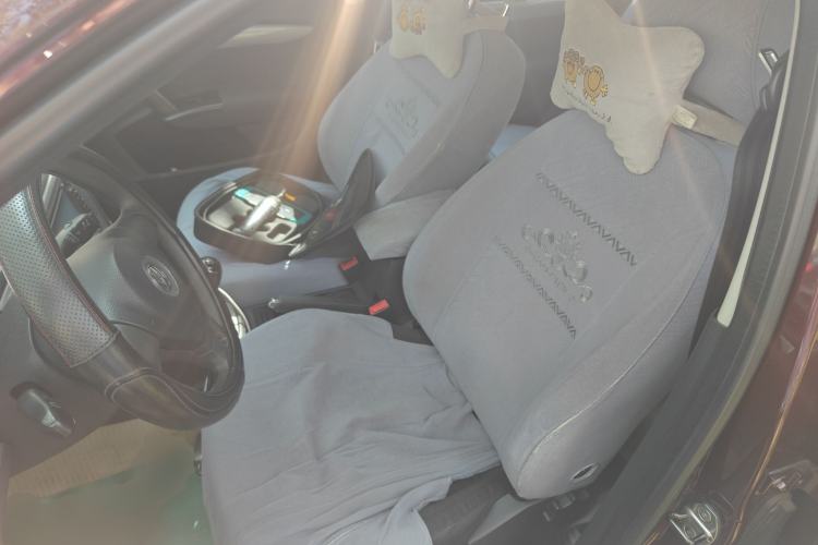 Used Volkswagen Lavida 2013 1.6L Manual Fashion Edition Left Front Seat