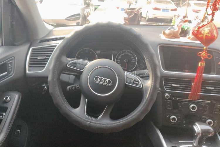 Used Audi Q5 2017 Plus 40 TFSI Technology Model
