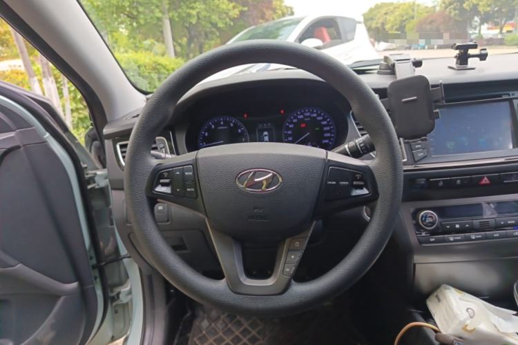 Used Hyundai Mistra 2014 1.8L Automatic Smart GLS Steering Wheel