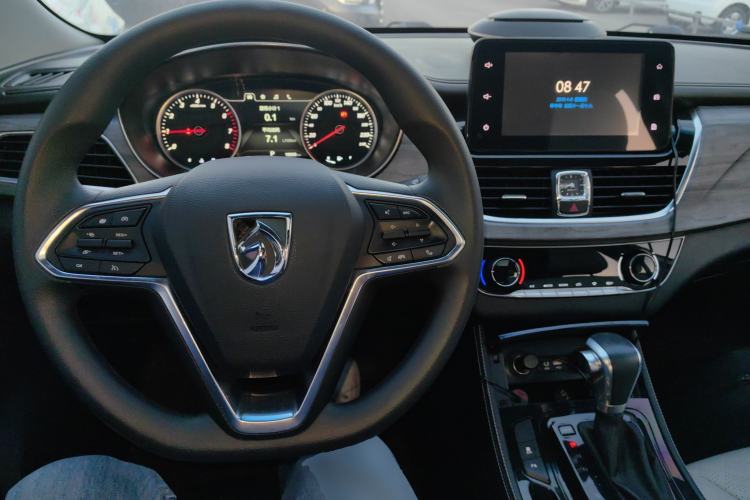 Used Baojun 730 2019 1.5T CVT Flagship Model 7 Seats China VI Emission Standard
