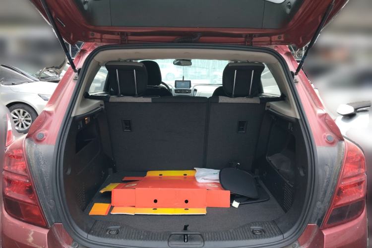 Used Chevrolet Trax 2014 1.4T Manual Two-Wheel Drive Comfort Model Trunk