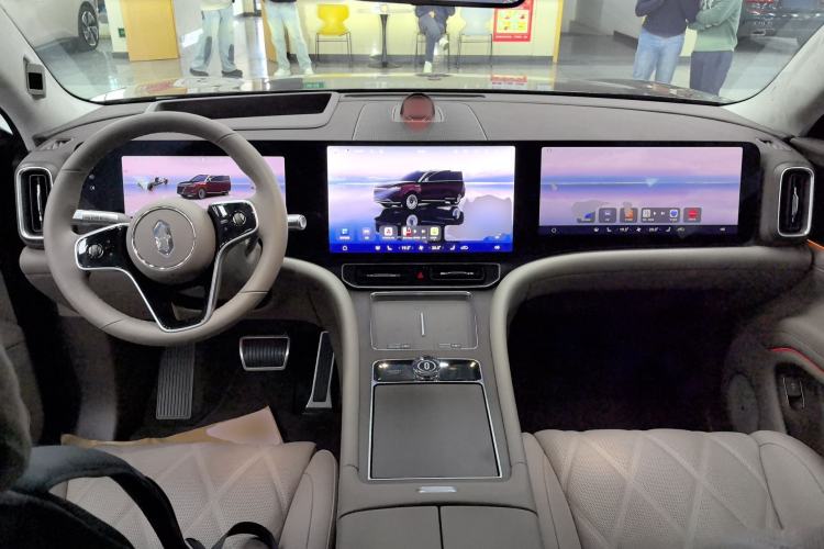 Used Hima AITO M9 2025 Extended-Range Max Version 52 kWh 6-Seater Edition Center Console