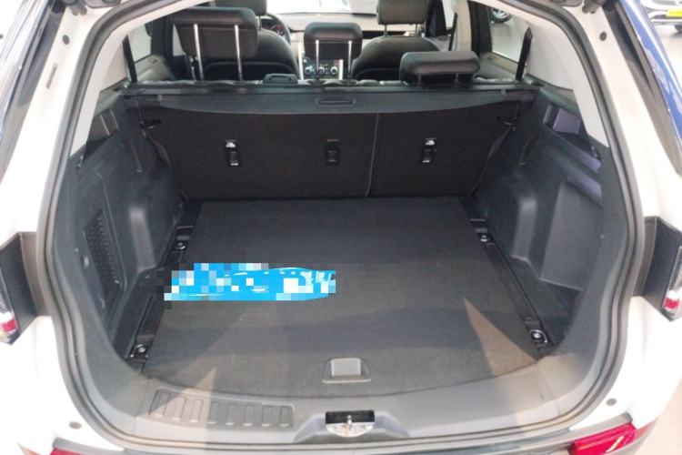 Used Land Rover Discovery Sport 2019 240 PS SE Version China VI Standard Trunk