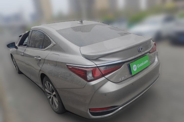 Used Lexus ES 2020 300h Premier Edition Rear Left 45 Deg