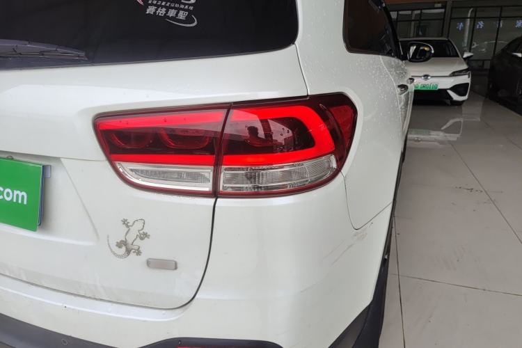 Used Kia Sorento 2015 Sorento L 2.4L Gasoline 4WD Elite Edition 5 Seats China IV Standard
