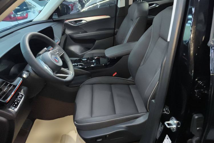 Used Buick Envision 2025 Encore Plus 28T Two-Wheel-Drive Platinum Edition
