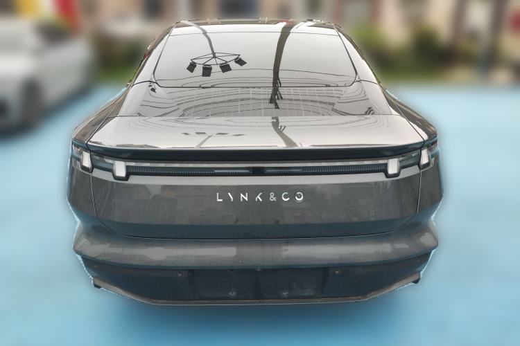 Used Lynk & Co Z10 2025 95 kWh 766 km Range Rear-Wheel Drive Max