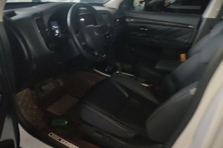 Used Mitsubishi Outlander 2020 2.0L Two-Wheel Drive Enjoyment Version 5 Seats Driver Seat