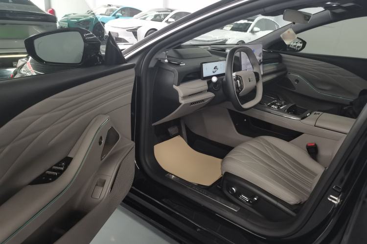 Used Geely Galaxy 8 2025 130km EM-P Starship Edition Driver Seat