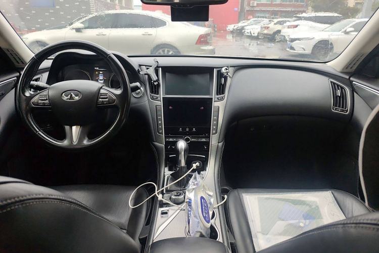 Used Infiniti Q50 2014 2.0T Luxury Edition
