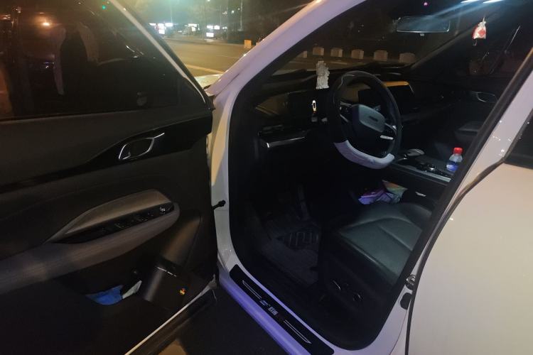 Used CHANGAN OSHAN Z6 2022 Blue Whale 1.5T DCT Smart Edition Urban Version Driver Seat