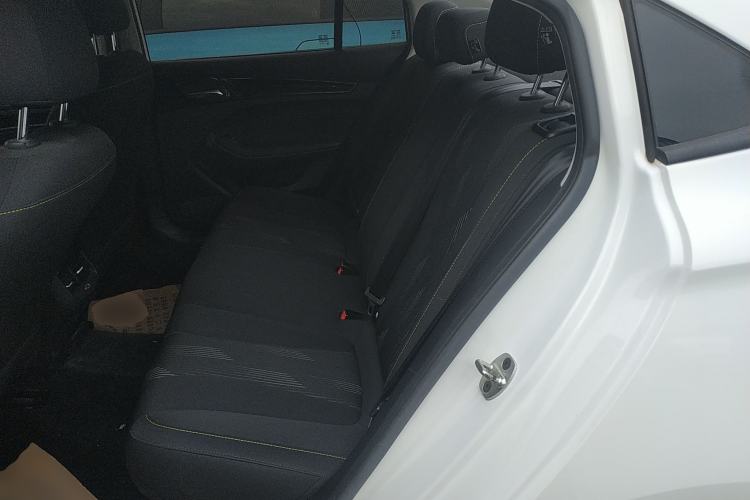 Used Roewe i5 2021 1.5L CVT Platinum Edition
