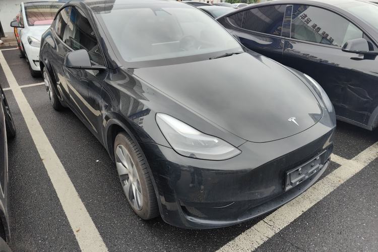 Used Tesla Model Y 2022 Rear-Wheel-Drive Version Front Right 45 Deg