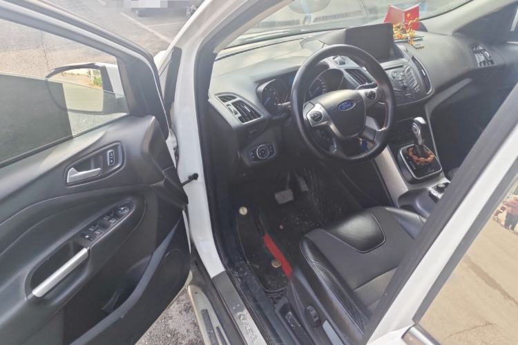 Used Ford Kuga 2015 1.5L GTDi Two-Wheel Drive Fashion Edition Interior 3