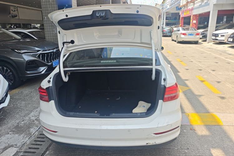 Used Volkswagen Lavida 2018 1.5L Automatic Fashion Edition China V Standard Trunk