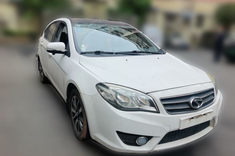 Used Soueast V6 Lingshi 2014 1.5L Manual Luxury Edition for Women Front Right 45 Deg