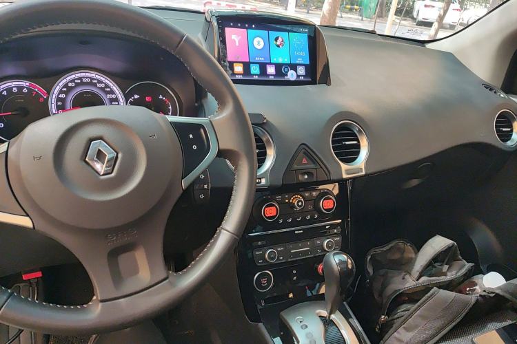 Used Renault Koleos 2015 2.5L Two-Wheel Drive Comfort Edition
