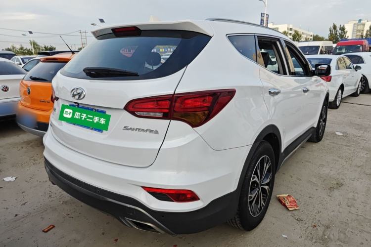 Used Hyundai Santa Fe 2017 2.4L Automatic Two-Wheel Drive Smart Version 5 Seats
