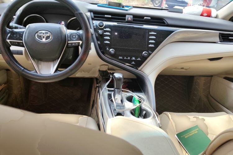 Used Toyota Camry 2018 Dual-Engine 2.5 HG Luxury Edition Center Console