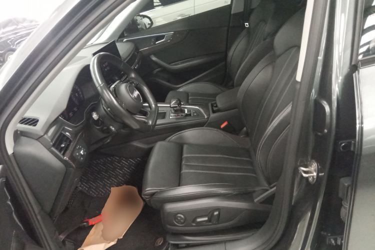 Used Audi A4L 2022 40 TFSI Luxury Dynamic Model
