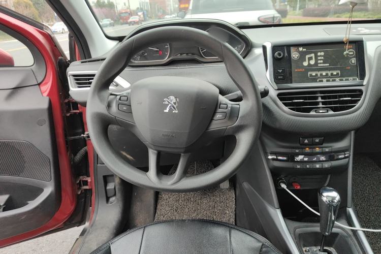 Used Peugeot 2008 2014 1.6L Automatic Fashion Edition Steering Wheel