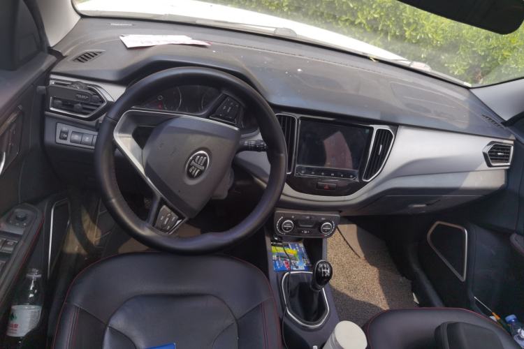 Used FAW Senya R7 2017 1.6L Manual Luxury Model Center Console