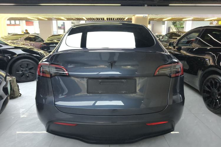 Used Tesla Model Y 2022 Long-Range All-Wheel-Drive Version
