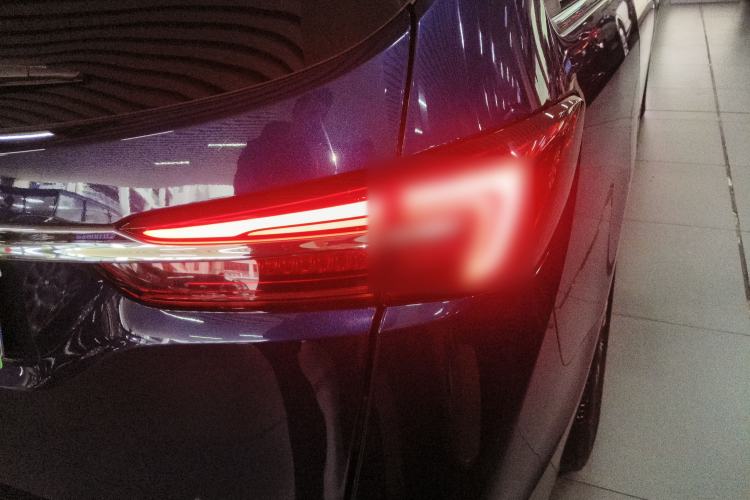 Used Buick GL8 2023 Facelifted Land Cruiser Executive Luxury Version
