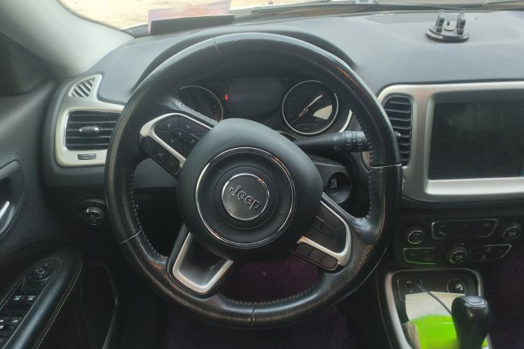 Used Jeep Compass 2017 200T Automatic Family Edition
