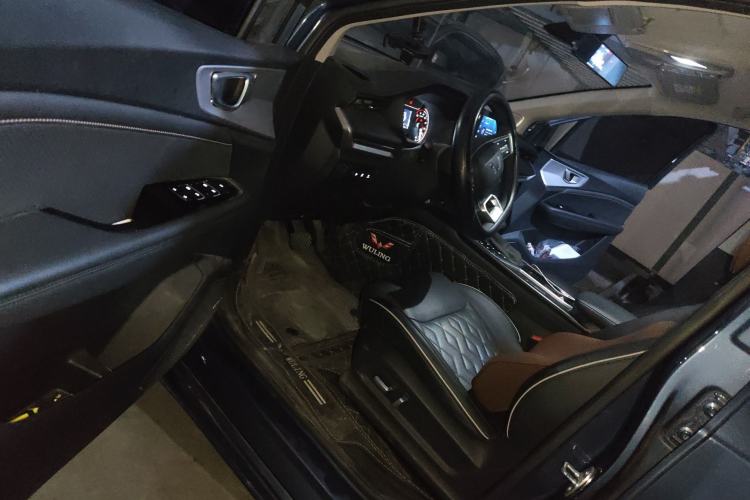 Used Wuling Jiachen 2022 1.5T CVT Deluxe Flagship Edition Driver Seat