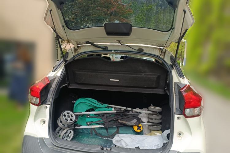 Used Nissan Kicks 2017 1.5L CVT Smart Drive Edition Trunk