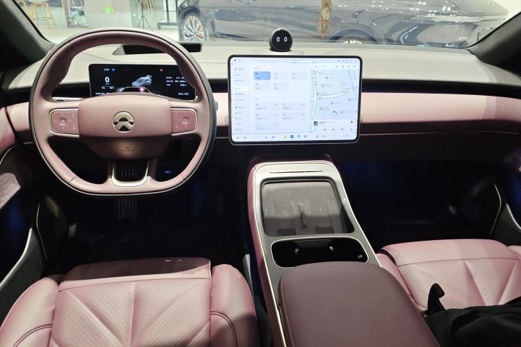 Used Nio ET5T 2025 75 kWh Touring Center Console