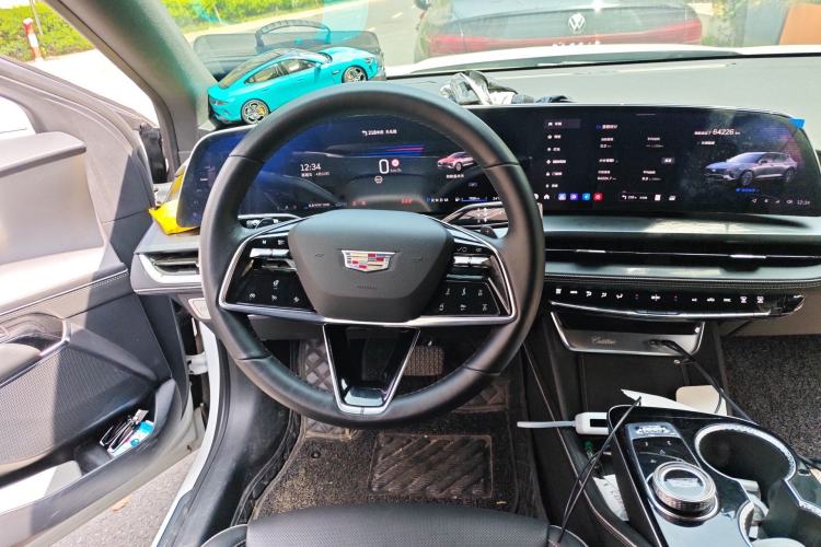 Used Cadillac GT4 2023 25T Luxury Model Steering Wheel