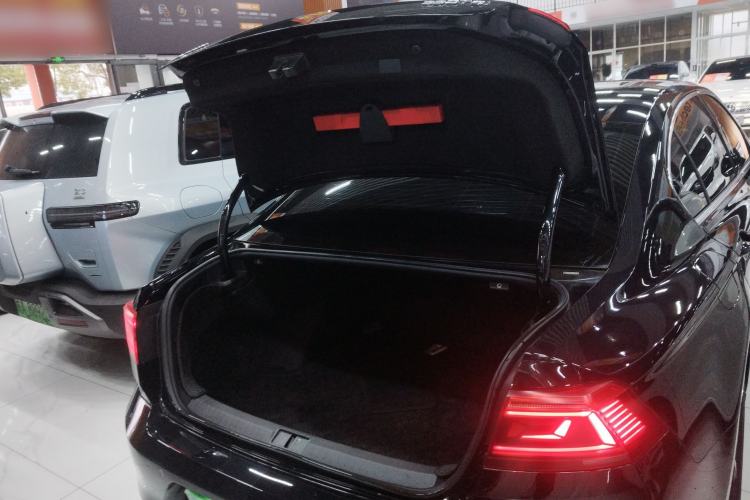 Used Volkswagen Magotan 2020 280TSI DSG Leading Edition Trunk