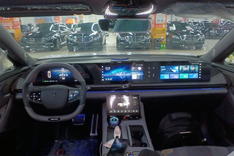 Used VOYAH PASSION 2024 PHEV Four-Wheel Drive Ultra-Long Range Executive Edition
