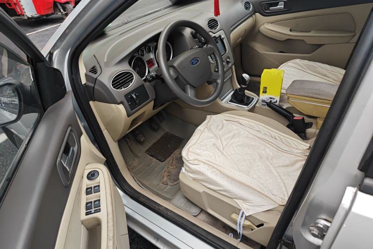 Used Ford Focus 2013 Sedan Classic 1.8L Manual Base Model