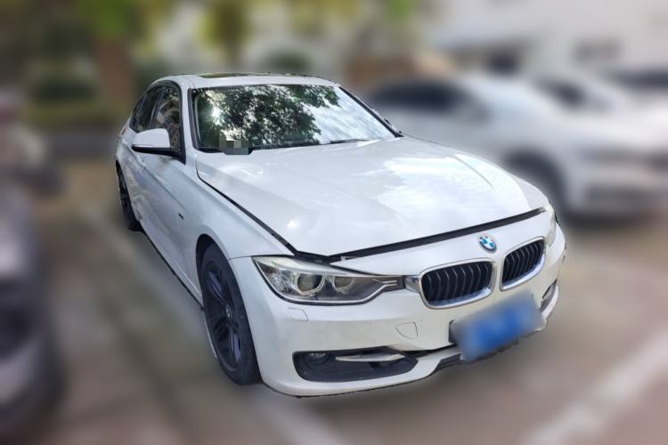 Used BMW 3 Series 2013 320i Sport Design Package Front Right 45 Deg