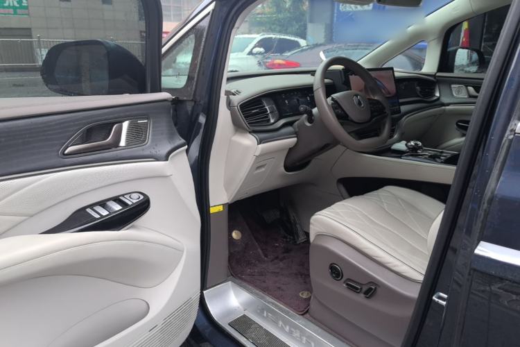 Used Denza D9 2022 DM-i 970 Four-Wheel Drive Flagship Model