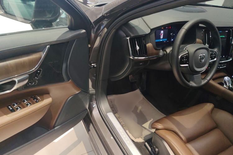 Used Volvo S90 2023 B5 Zhiyuan Luxury Edition