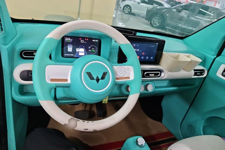 Used Wuling Hongguang MINIEV 2024 3rd Generation 215km Advanced Version Center Console