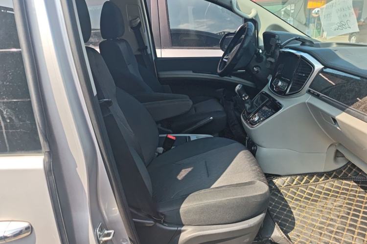 Used JAC Refine M4 2016 2.0L Manual Luxury Version
