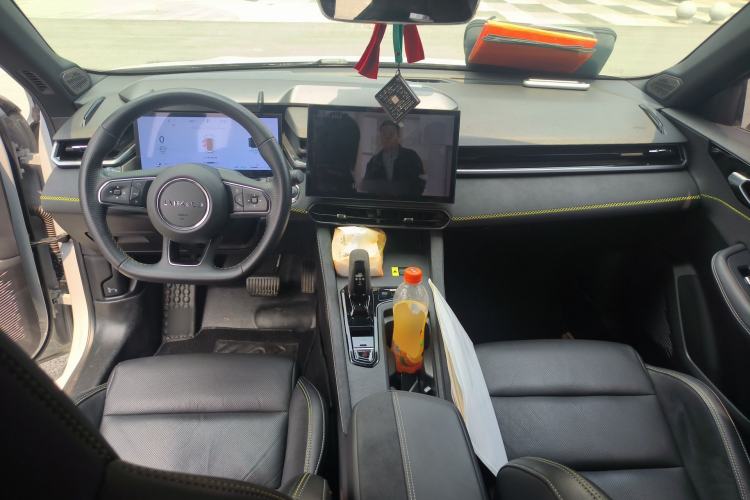 Used Lynk & Co 03 2023 1.5T EM-F PM Center Console