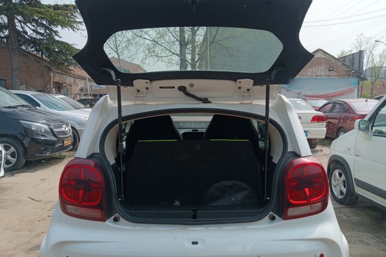 Used Roewe Clever 2021 302 km New Four-Seater Super-Efficient Version
