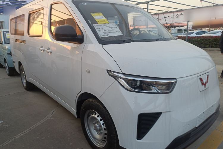 Used Wuling Yangguang 2025 Model 400km Bus Edition—Comfort Edition