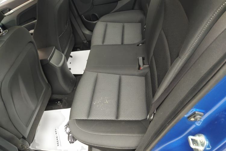 Used Hyundai Elantra (6th Generation / Lingdong) 2016 1.6L Manual ZhiXuan · Dynamic Model Interior 4